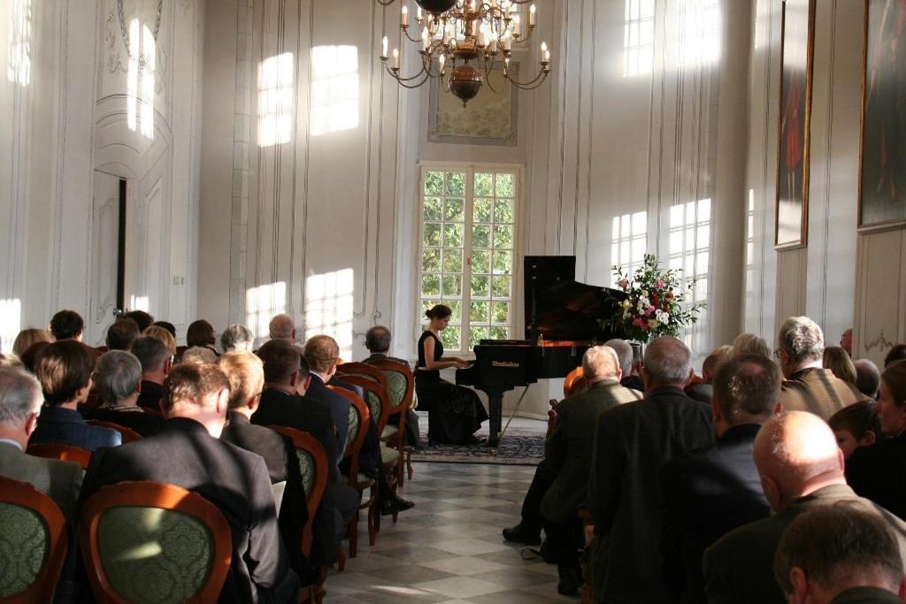 Palac Kurozweki Aparthotel Bagian luar foto