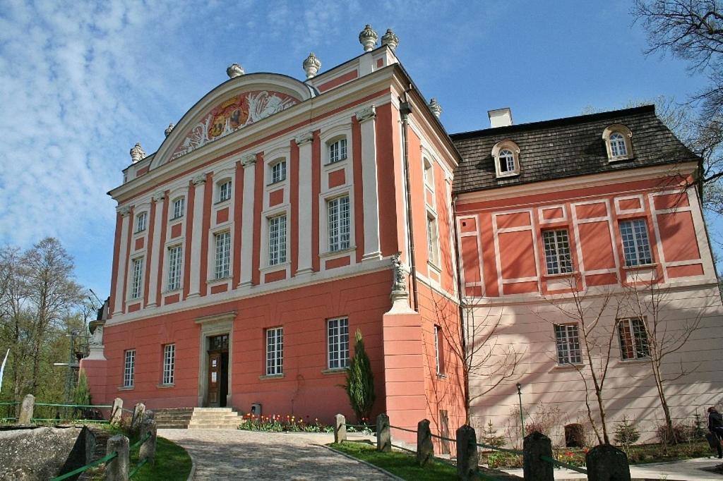 Palac Kurozweki Aparthotel Bagian luar foto