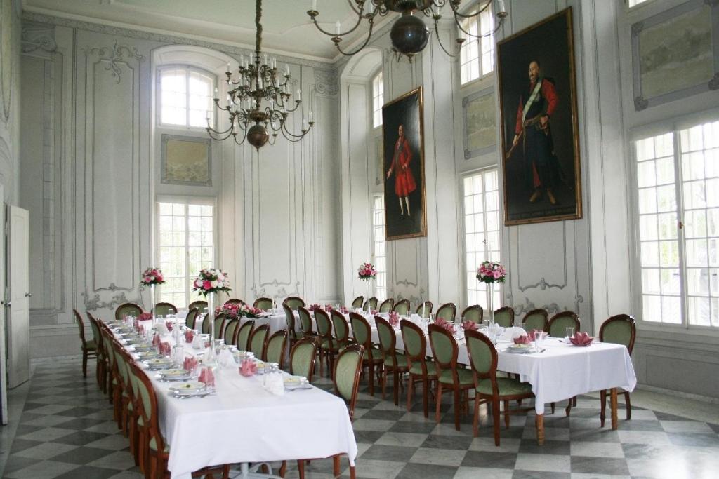 Palac Kurozweki Aparthotel Bagian luar foto