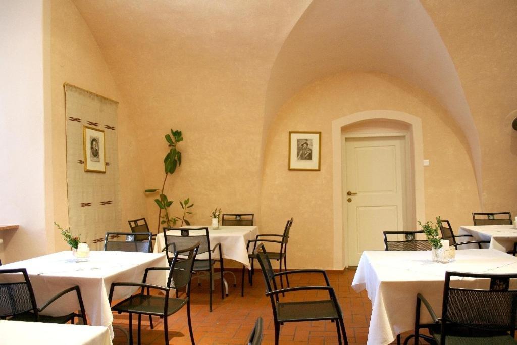 Palac Kurozweki Aparthotel Bagian luar foto