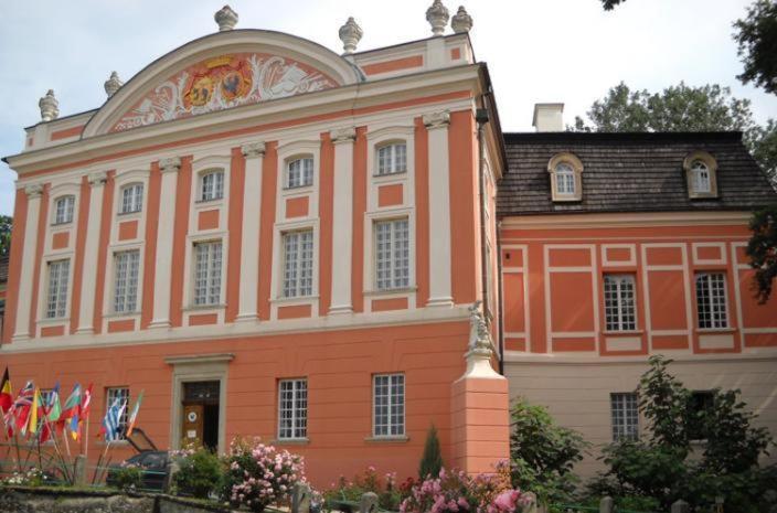 Palac Kurozweki Aparthotel Bagian luar foto