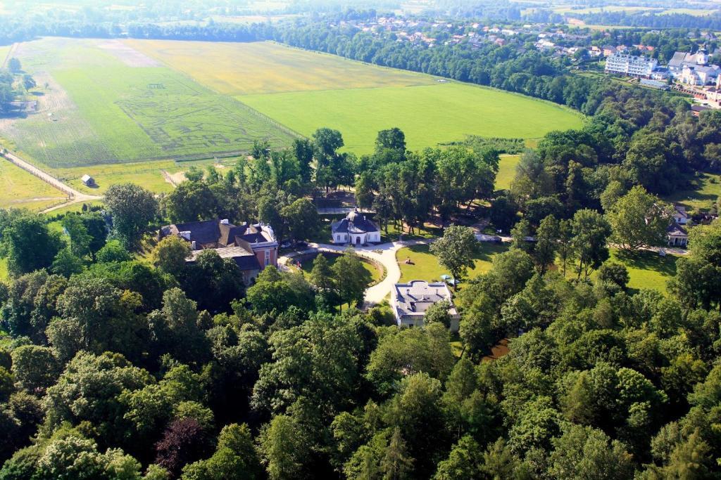 Palac Kurozweki Aparthotel Bagian luar foto